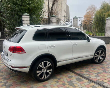Белый Фольксваген Туарег, объемом двигателя 2.97 л и пробегом 188 тыс. км за 29200 $, фото 5 на Automoto.ua