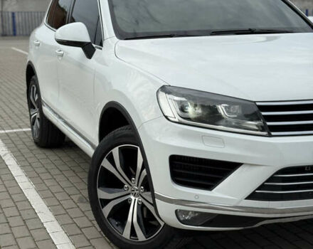 Білий Фольксваген Туарег, об'ємом двигуна 3 л та пробігом 135 тис. км за 32900 $, фото 10 на Automoto.ua