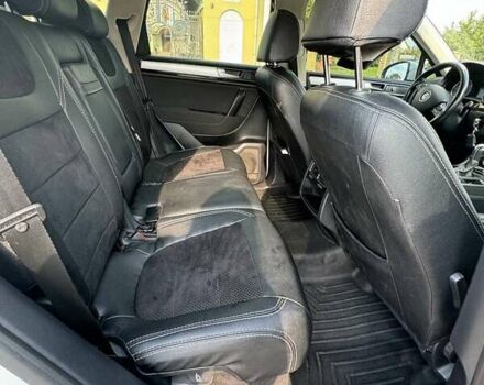 Фольксваген Туарег 2016 в Киеве на Automoto.ua Белый Фольксваген Туарег, объемом двигателя 3 л и пробегом 180 тыс. км за 22500 $, фото 24 на Automoto.ua