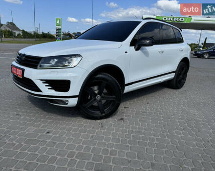 Белый Фольксваген Туарег, объемом двигателя 3 л и пробегом 203 тыс. км за 35000 $, фото 2 на Automoto.ua