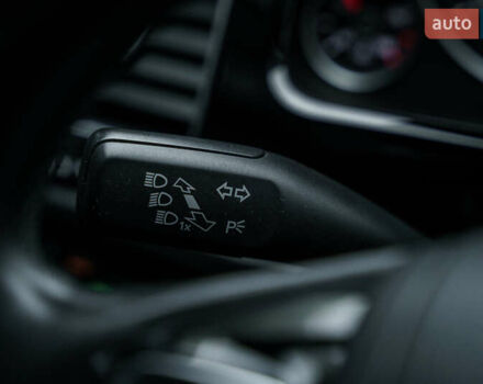 Белый Фольксваген Туарег, объемом двигателя 2.97 л и пробегом 120 тыс. км за 32000 $, фото 32 на Automoto.ua