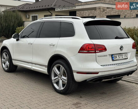 Белый Фольксваген Туарег, объемом двигателя 2.97 л и пробегом 418 тыс. км за 22900 $, фото 4 на Automoto.ua