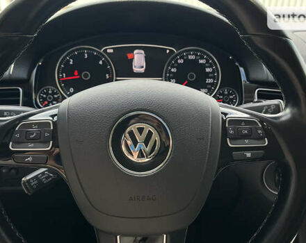 Білий Фольксваген Туарег, об'ємом двигуна 2.97 л та пробігом 300 тис. км за 21900 $, фото 28 на Automoto.ua