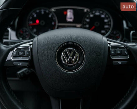 Белый Фольксваген Туарег, объемом двигателя 2.97 л и пробегом 120 тыс. км за 32000 $, фото 17 на Automoto.ua