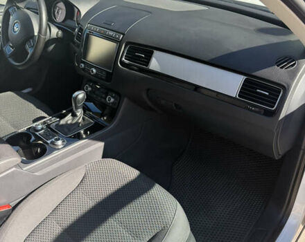 Білий Фольксваген Туарег, об'ємом двигуна 2.97 л та пробігом 265 тис. км за 25500 $, фото 6 на Automoto.ua