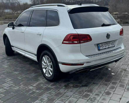 Білий Фольксваген Туарег, об'ємом двигуна 3 л та пробігом 131 тис. км за 34800 $, фото 5 на Automoto.ua