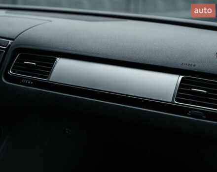 Белый Фольксваген Туарег, объемом двигателя 2.97 л и пробегом 120 тыс. км за 32000 $, фото 26 на Automoto.ua