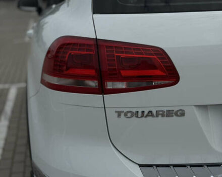 Білий Фольксваген Туарег, об'ємом двигуна 3 л та пробігом 135 тис. км за 32900 $, фото 15 на Automoto.ua
