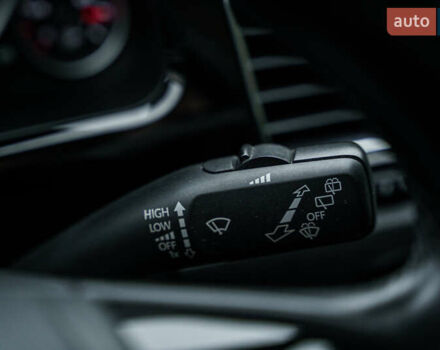 Белый Фольксваген Туарег, объемом двигателя 2.97 л и пробегом 120 тыс. км за 32000 $, фото 33 на Automoto.ua