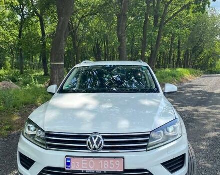 Білий Фольксваген Туарег, об'ємом двигуна 3 л та пробігом 222 тис. км за 24999 $, фото 21 на Automoto.ua