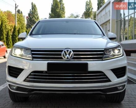 Белый Фольксваген Туарег, объемом двигателя 2.97 л и пробегом 263 тыс. км за 23000 $, фото 14 на Automoto.ua