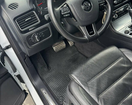 Білий Фольксваген Туарег, об'ємом двигуна 3 л та пробігом 131 тис. км за 34800 $, фото 19 на Automoto.ua