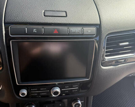 Білий Фольксваген Туарег, об'ємом двигуна 2.97 л та пробігом 265 тис. км за 25500 $, фото 11 на Automoto.ua