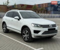 Білий Фольксваген Туарег, об'ємом двигуна 3 л та пробігом 135 тис. км за 32900 $, фото 2 на Automoto.ua