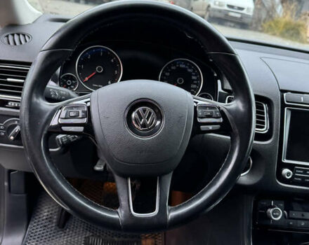 Білий Фольксваген Туарег, об'ємом двигуна 2.97 л та пробігом 270 тис. км за 23500 $, фото 11 на Automoto.ua