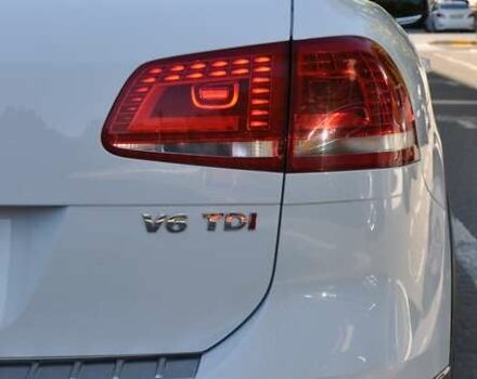 Белый Фольксваген Туарег, объемом двигателя 2.97 л и пробегом 263 тыс. км за 23000 $, фото 8 на Automoto.ua