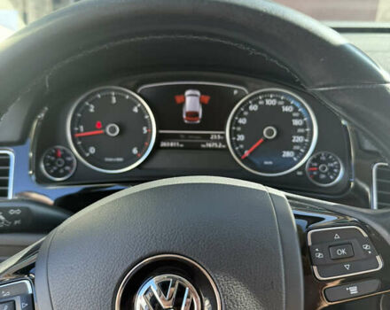 Білий Фольксваген Туарег, об'ємом двигуна 2.97 л та пробігом 265 тис. км за 25500 $, фото 8 на Automoto.ua