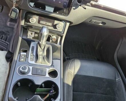 Фольксваген Туарег 2016 в Киеве на Automoto.ua Белый Фольксваген Туарег, объемом двигателя 3 л и пробегом 180 тыс. км за 22500 $, фото 6 на Automoto.ua