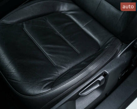 Белый Фольксваген Туарег, объемом двигателя 2.97 л и пробегом 120 тыс. км за 32000 $, фото 30 на Automoto.ua