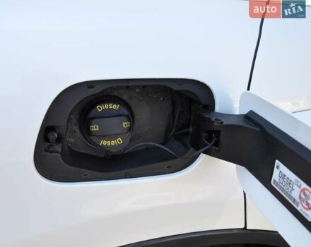 Белый Фольксваген Туарег, объемом двигателя 2.97 л и пробегом 263 тыс. км за 23000 $, фото 10 на Automoto.ua