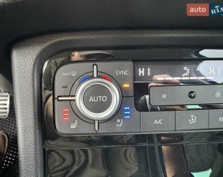 Белый Фольксваген Туарег, объемом двигателя 2.97 л и пробегом 215 тыс. км за 27900 $, фото 77 на Automoto.ua