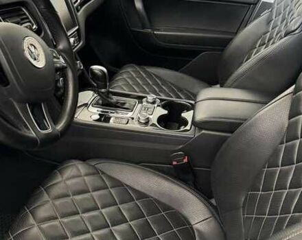 Белый Фольксваген Туарег, объемом двигателя 3 л и пробегом 110 тыс. км за 22000 $, фото 11 на Automoto.ua