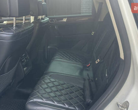 Білий Фольксваген Туарег, об'ємом двигуна 2.97 л та пробігом 250 тис. км за 32500 $, фото 24 на Automoto.ua