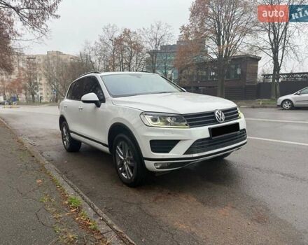 Белый Фольксваген Туарег, объемом двигателя 2.97 л и пробегом 161 тыс. км за 33000 $, фото 7 на Automoto.ua
