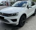 Белый Фольксваген Туарег, объемом двигателя 3 л и пробегом 110 тыс. км за 22000 $, фото 2 на Automoto.ua