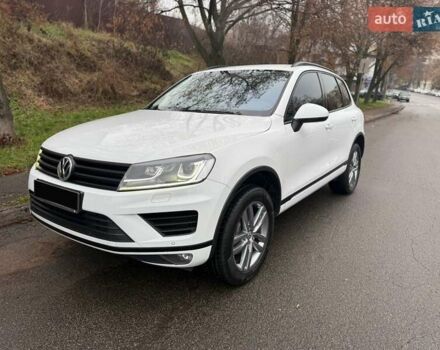 Белый Фольксваген Туарег, объемом двигателя 2.97 л и пробегом 161 тыс. км за 33000 $, фото 10 на Automoto.ua