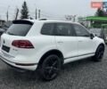 Белый Фольксваген Туарег, объемом двигателя 2.97 л и пробегом 215 тыс. км за 27900 $, фото 64 на Automoto.ua