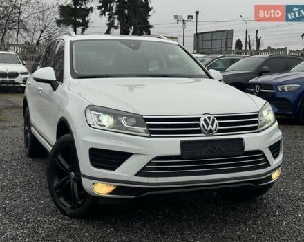 Белый Фольксваген Туарег, объемом двигателя 2.97 л и пробегом 215 тыс. км за 27900 $, фото 6 на Automoto.ua