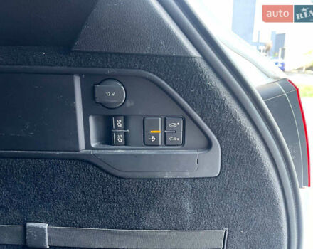 Белый Фольксваген Туарег, объемом двигателя 2.97 л и пробегом 237 тыс. км за 28500 $, фото 6 на Automoto.ua