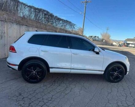 Белый Фольксваген Туарег, объемом двигателя 3.6 л и пробегом 35 тыс. км за 4100 $, фото 5 на Automoto.ua