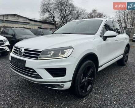 Белый Фольксваген Туарег, объемом двигателя 2.97 л и пробегом 215 тыс. км за 27900 $, фото 72 на Automoto.ua