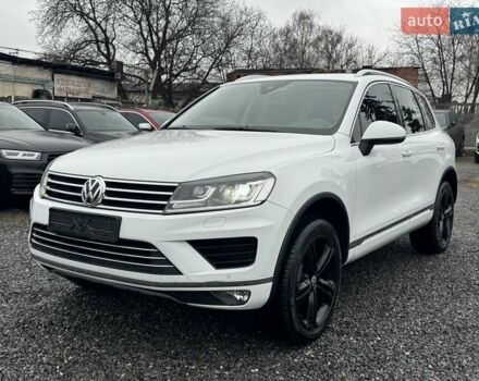 Белый Фольксваген Туарег, объемом двигателя 2.97 л и пробегом 215 тыс. км за 27900 $, фото 60 на Automoto.ua