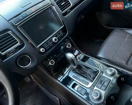 Белый Фольксваген Туарег, объемом двигателя 2.97 л и пробегом 237 тыс. км за 28500 $, фото 31 на Automoto.ua