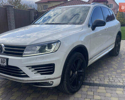 Білий Фольксваген Туарег, об'ємом двигуна 2.97 л та пробігом 250 тис. км за 32500 $, фото 4 на Automoto.ua