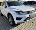 Белый Фольксваген Туарег, объемом двигателя 3 л и пробегом 136 тыс. км за 23000 $, фото 2 на Automoto.ua