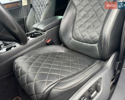 Белый Фольксваген Туарег, объемом двигателя 2.97 л и пробегом 215 тыс. км за 27900 $, фото 24 на Automoto.ua