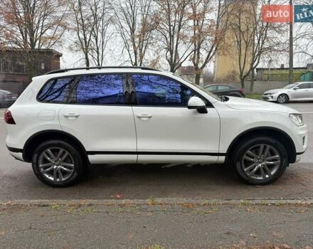 Белый Фольксваген Туарег, объемом двигателя 2.97 л и пробегом 161 тыс. км за 33000 $, фото 19 на Automoto.ua