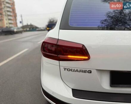 Белый Фольксваген Туарег, объемом двигателя 2.97 л и пробегом 161 тыс. км за 33000 $, фото 14 на Automoto.ua