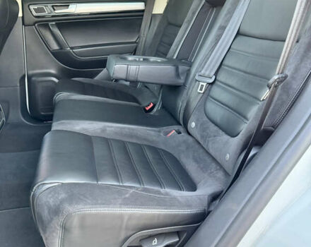 Білий Фольксваген Туарег, об'ємом двигуна 3 л та пробігом 229 тис. км за 32600 $, фото 33 на Automoto.ua