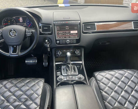 Білий Фольксваген Туарег, об'ємом двигуна 2.97 л та пробігом 250 тис. км за 32500 $, фото 21 на Automoto.ua