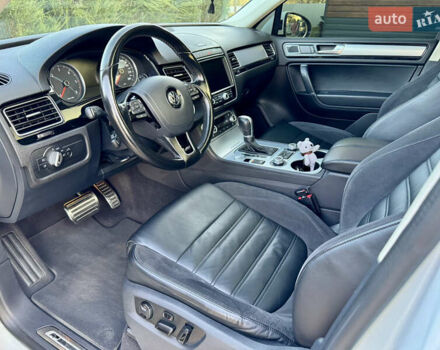 Білий Фольксваген Туарег, об'ємом двигуна 3 л та пробігом 229 тис. км за 32600 $, фото 35 на Automoto.ua