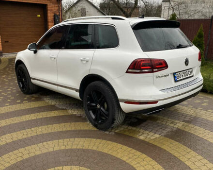 Білий Фольксваген Туарег, об'ємом двигуна 3 л та пробігом 215 тис. км за 28999 $, фото 1 на Automoto.ua