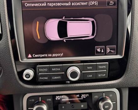 Білий Фольксваген Туарег, об'ємом двигуна 2.97 л та пробігом 281 тис. км за 27199 $, фото 56 на Automoto.ua