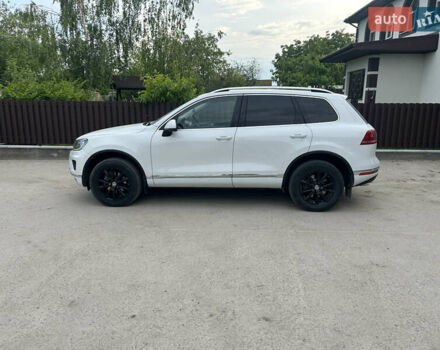 Белый Фольксваген Туарег, объемом двигателя 2.97 л и пробегом 292 тыс. км за 29900 $, фото 1 на Automoto.ua