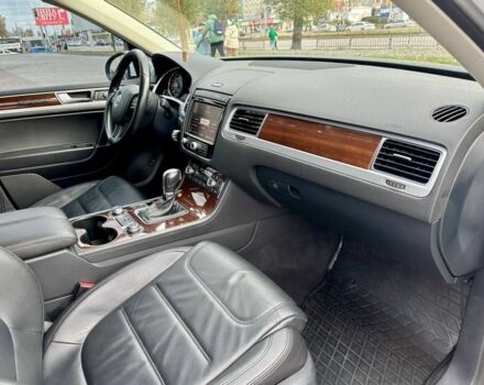 Білий Фольксваген Туарег, об'ємом двигуна 3 л та пробігом 180 тис. км за 29500 $, фото 18 на Automoto.ua