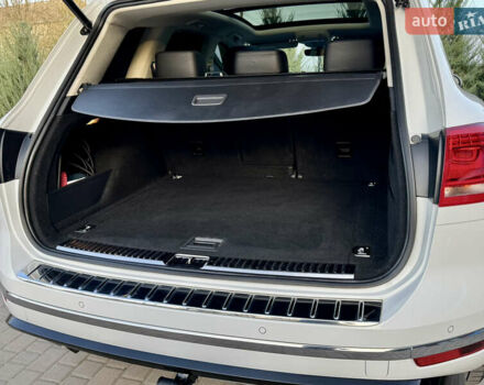 Білий Фольксваген Туарег, об'ємом двигуна 3 л та пробігом 229 тис. км за 32600 $, фото 37 на Automoto.ua